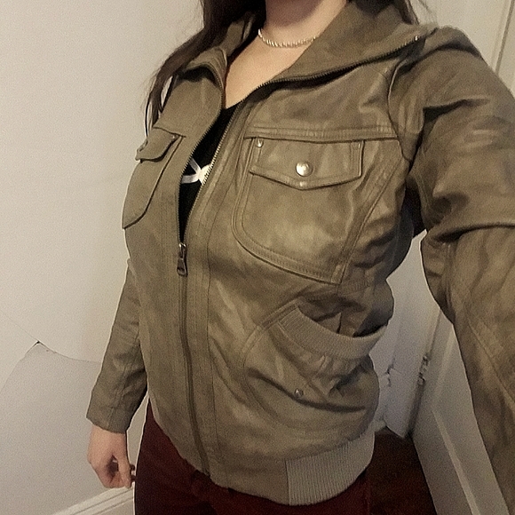 Bernardo Jackets & Blazers - 🛍 3/$15 Bomber Jacket
